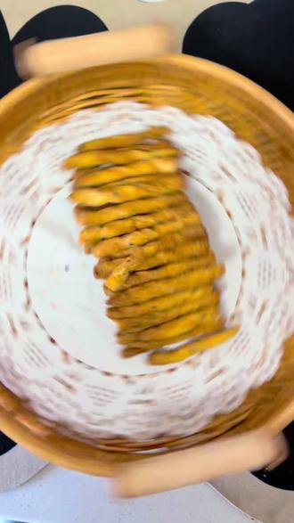 自制宝宝零食香蕉扭扭棒、香甜酥脆
#手工制作美食 #舌尖上的美味 #宝宝辅食 #宝宝零食 #香蕉