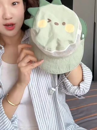 超洋气重工的一款宝宝卡通防晒帽,大帽檐带披肩设计,全方位保护宝贝!#宝宝遮阳帽 #儿童帽子 #宝宝帽子 #帽子 #夏季遮阳帽