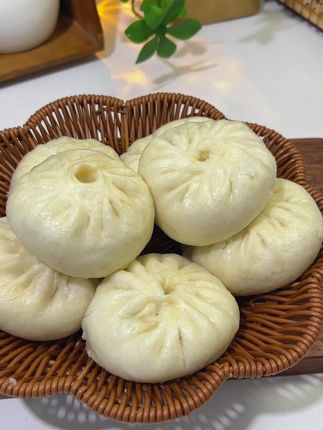 来不及做饭都会热几个陕西#青椒茄子包 蓬松暄软 茄子馅调的也特别香#包子#素包子#快来一起尝个鲜 #渭南时辰包子