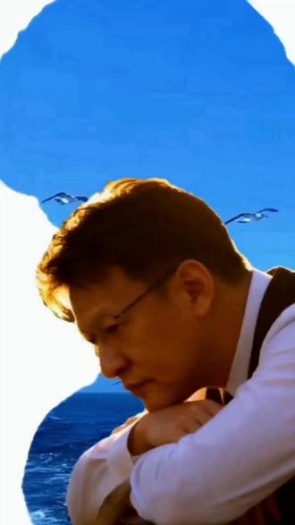 生理概念“断舍离”创始人
山下英子,生于东京,日本早稻田大学文学部毕业。颠覆百万人生活方式的史上最强人生整理概念“断舍离”创始人。大学期间开始学习瑜伽,并通过瑜伽参透了放下心中执念的修行哲学“断行,舍行,离行”