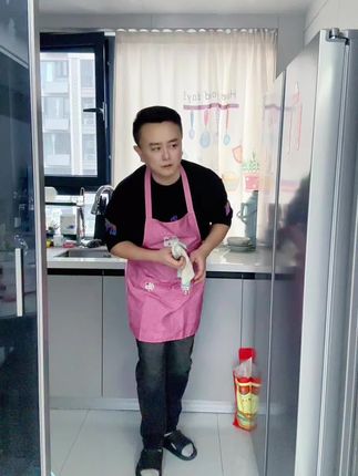 @陈小鸭的小跟班 碗洗完了,乐一下吧…