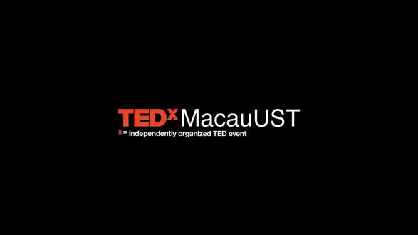 Adam陈老丝 | 三个麦克风,三次重新出发 #TEDxMacauUST2026年度大会×霁大会回顾
Adam陈老丝@Adam陈老丝
💡“AI可以取代机械的语言转换工作,但它永远无法取代我们对情感、文化和话语背后深层含义的理解。”
💡“成功不是成为别人,而是把你的优势变成超能力。你,就是自己最独特的品牌。”
💡“我需要的不是流量和名气,而是一种被需要、被重视的感觉。教书让我从聚光灯下走下来,回到了最真实的自己。”
💡“迷茫从来不是终点,它是起点。守得云开见月明。”
📸让我们和 Adam 讲师一起,在每一次迷茫中重新找到自己的方向,活出不止一种人生。
#TEDxMacauUST #Adam #澳门科技大学#语言的力量