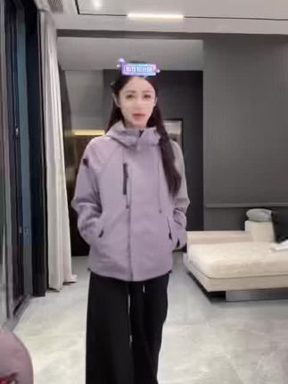 小小私服 三防夹克外套 :明星同款 超好看又显瘦 情侣款#小小101 #穿搭 #秋冬穿搭 #休闲减龄穿搭 #高级感穿搭 @DOU+小助手 @DOU+上热门