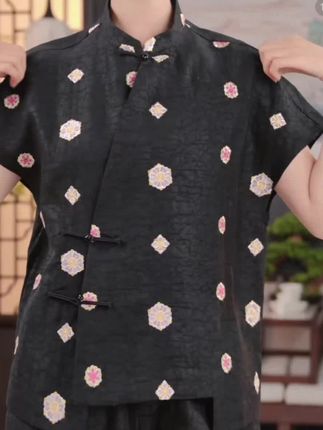 #桑蚕丝上衣 #香云纱衬衣 #龟纹香云纱 #轻奢女装 #香云纱新中式女装