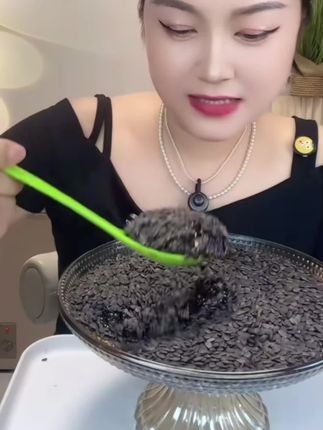 干籽减米活动今晚结束,姐妹们赶紧拍,强烈推荐新品干籽,活动结束就没有了#解压视频 #咀嚼音 #百香果干籽 #这也太好吃了 #强烈推荐