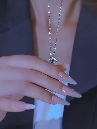 早秋新款绿葫芦项链时尚百搭显气质女人味锁骨链#时尚饰品 #首饰饰品 #项链吊坠 #饰品分享 #饰品首饰