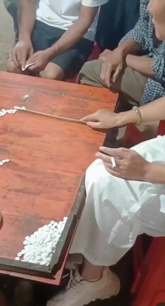 曾经的广西春晚节目,在东南亚国家好多地方都有