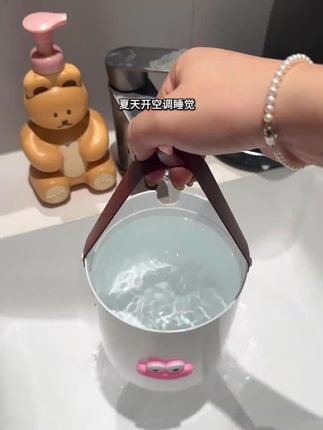 夏天空调房呆久了干燥!一觉醒来喉咙鼻子干难受的,赶紧来薅一个加湿器的大羊毛,大容量三大喷头三档调节!有它晚上睡眠质量都提高了~#加湿器 #房间加湿妙招 #空调房必备 #夏天必备 #空调房神器