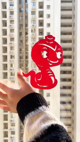 新年快到了,和孩子一起剪窗花吧,感受传统文化的同时,还能锻炼动手能力#儿童手工 #新年礼物 #窗花 #剪纸 #剪窗花