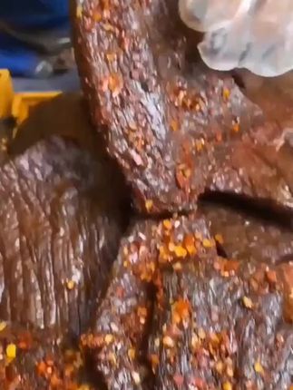 胖金妹牦牛肉小锤干巴,云南特产。麻辣原味。很硬越嚼越香#真材实料才能做出好味道 #生态土鸡 #散养土鸡生态养殖土鸡 #太香啦 #吃了还想吃