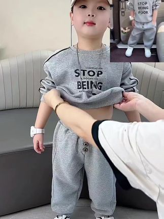 三岁的宝宝,春秋季节安排这种卫衣套装,太好穿了,显白又高级,休闲时尚,韩系风格,男女宝都可穿#卫衣套装 #萌娃穿搭#高品质童装#秋季新款