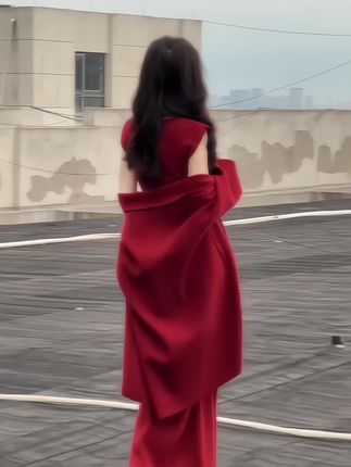 贤妻良母做不了一点 坐下来陪你抽两根可以