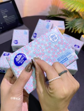 这个价到手8大包抽纸,质量嘎嘎好,还得是#维达 #纸巾 #好用的大包纸巾推荐 #抽纸 #超便宜超划算