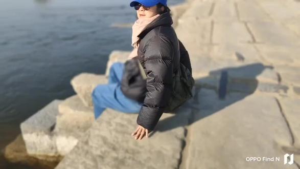 汶水汤汤,古桥卧波。大汶口石桥横亘汶河之上,明时始建,百载风霜刻石纹。六十余孔衔碧水,蜿蜒若玉带凌波,不语流年,只将往来行旅、朝暮烟霞,都化作河畔旧梦。大汶口石桥#泰安大汶河 #泰安 #小众秘境 #