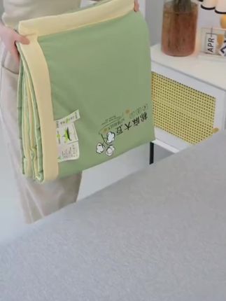 新疆棉花纯棉#夏凉被, 面料柔软亲肤A类母婴可用,不起球不褪色,脏了还可以机洗,还有很多颜色可以选择!#夏被 #新疆长绒棉花被 #空调被 #纯棉夏凉被