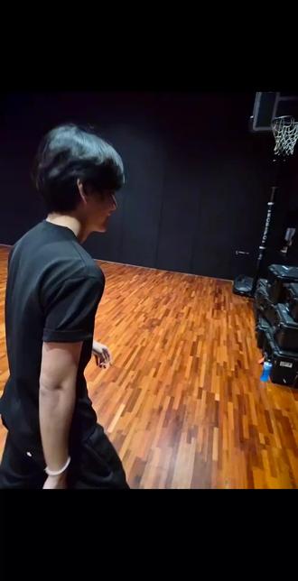 #防弹 #金泰亨生日#金泰亨直播#金硕珍郑号锡田柾国#wvs 我们防弹!泰亨啊生日快乐🎂!硕珍厚比果果wvs更新祝泰亨生日快乐,泰亨凌晨两点多wvs生日直播了!!