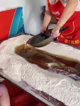 #民间传统美食 #纯手工打造 吃月饼啦😛