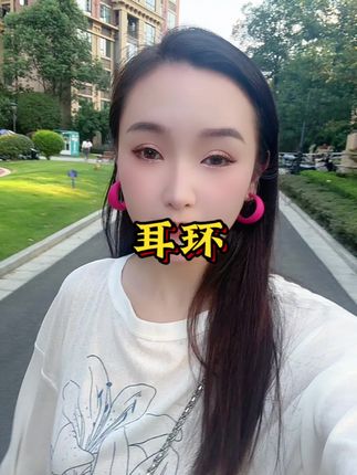 时间磨平了棱角,盗走了青春,现在剩下的只是一个躯壳,曾经的笑是一种心情,现在的笑是一种表情。#内容太过真实
