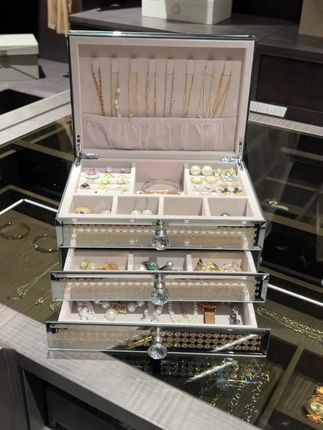 高端不撞款的饰品收纳盒 沉浸式收纳,更直观地展示#首饰盒收纳盒 #珠宝盒 #珠宝盒首饰盒#饰品收纳盒推荐#首饰盒