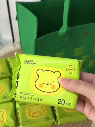 带娃出门这种20抽的湿巾刚刚好!新品冲量这个价到手10包,真的好划算啊!配料干净给娃擦嘴擦手都很放心消耗品闭眼囤了#好物分享 #母婴好物 #湿巾 #婴儿手口湿巾 #种草 @DOU+小助手 @DOU+好生意