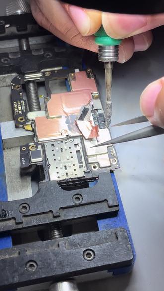 OPPO Reno5
不充电#手机维修#这手艺如今很少见了快失传了 #技术活儿一般人来不了 #芯片级维修