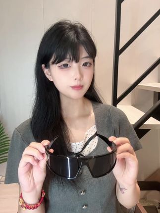发箍墨镜简直就是方圆脸的救星#墨镜 #墨镜推荐 #发箍墨镜