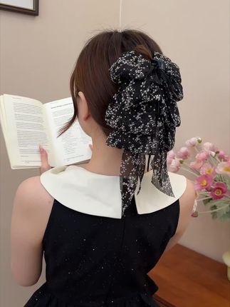好有氛围感的一款 #飘带抓夹 随手一夹都可以很美 #洋气减龄 #头饰发饰 #抓夹造型 #爱了爱了
