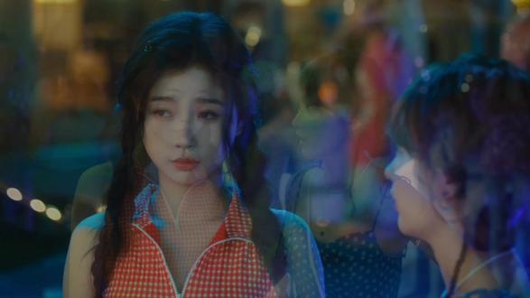 虞书欣的私服简约又亮眼#虞书欣姜暮情绪戏代入感 #虞书欣演的姜暮好让人心疼 #双轨 #虞书欣