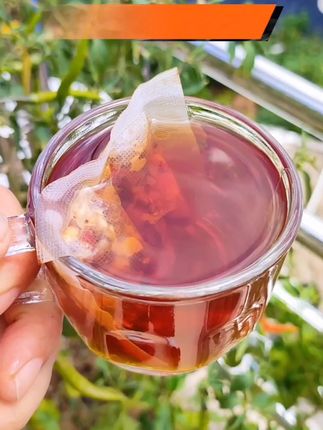 这款茶您喝过吗?#酸枣仁百合茯苓茶 配料表有:酸枣仁;茯苓;百合;莲子;桑葚;红玫瑰等多种食材,独立包装干净卫生,开水冲泡即可,睡前一杯