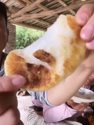 糍粑纯糯米手工糍粑糕饱腹#糍粑#糯米糍粑#手工糍粑#软糯美味#外酥里嫩