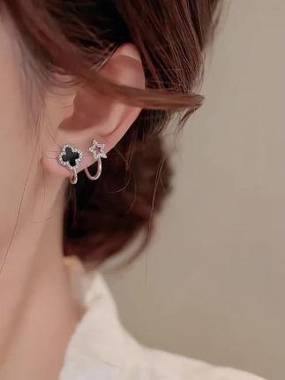 #精美耳饰 #时尚饰品 #女人喜欢的饰品 #四叶草星星耳钉#耳钉