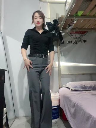 女人真Tm难,放开点说你骚,保守点说你装,对人好说你傻,精明点说你奸,热情了说你浪,高冷了说你傲🤣#随意摇