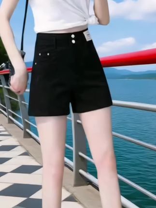 #夏季穿搭 #夏天该有的样子 #短裤穿搭 #清凉一夏 #秀出你的美