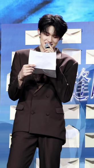 希望风也能带去大家拥抱你的爱意,给你力量
#张极