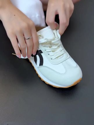姐妹们,今年特别流行这种复古德训鞋阿甘鞋,我直接入手了两双,真的太好看了!#女鞋 #运动鞋 #休闲鞋 #好穿不累脚 #百搭鞋子