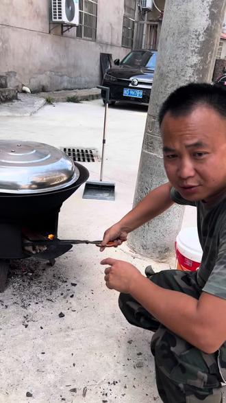 纯猪肉手工腊肠,没有面粉淀粉,不加鸡肉鸭肉,蒸熟就能吃#纯猪肉香肠 #腊肠怎么晾晒 #香肠腊肉 #农家腊味 #美食推荐