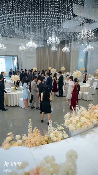 我在即梦发现了一个超棒的作品!来即梦AI,看更多精彩内容打#Seedance2.0 #即梦ai #ai分身戏精大赛 #我的ai分身杀疯了