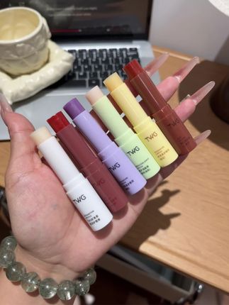 啊啊啊!这个价到手两支TWG虾青素润唇膏,秋冬季节再也不用手撕嘴皮了!真是巨巨巨划算#神仙唇釉 #唇膏 #润唇膏 #美妆 #平价彩妆