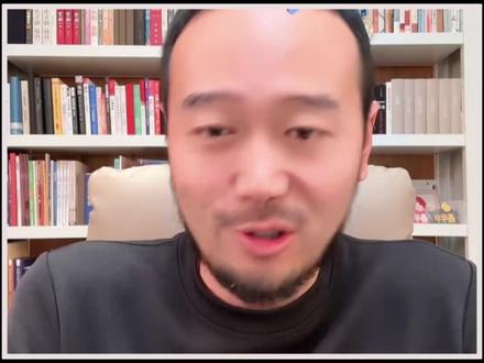 养孩子的终极目标,从来不是成绩多好、学历多高,而是让他身心健 康长大!考第一是我的娃,考倒数也是我的娃,人品正、有一技之长就够了。别让你的学业执念,逼垮孩子、内耗家庭。孩子有出息就报效国家,没出息就承欢膝下,两种人生,都是圆满!#孩子教育 #父母课堂 #父母孩子沟通 #孩子健康快乐成长比什么都重要 #胡说老王