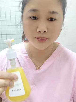 黄金香口牙膏,超级好用,泡沫丰富,#美白牙齿口气清新 口齿留香,#自用好物推荐 有牙黄口臭的家人们都可以准备起来了,点击小黄车直接购买。