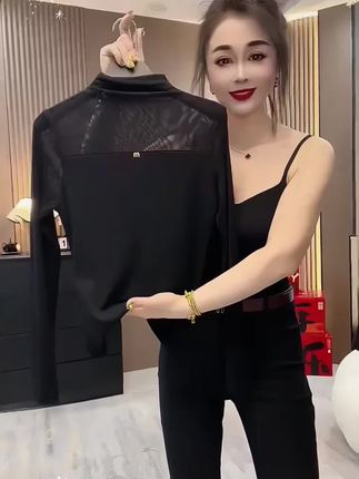 #时尚穿搭 #打底衫 #面料舒适透气 @DOU+上热门