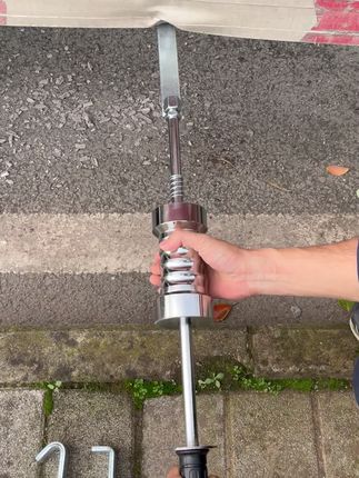 听说钣金工力气都很大,这重型拉锤能拿的动吗!#钣金 #凹陷修复 #汽修 #汽修厂 #修理