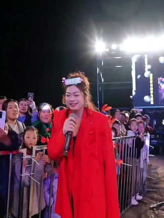 #佳宝好粗现场观看的竟然那么多 #舞台无处不在 #直播录屏分享