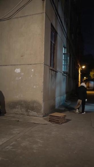 #AI纸板交易趣事 #抖音ai创作