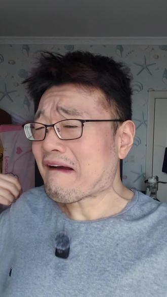 胡子就是更大的眉毛啦 #在美妆圈跳广场舞 #化妆