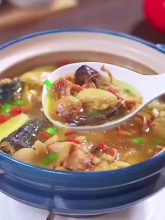 天气越来越冷了,一定要给家里面的人安排这个菌菇汤,好喝营养又健康。#菌菇汤  #菌汤包 #为你煲汤 #抖音美食推荐官