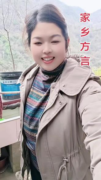 #短视频变现 ,#上热门🔥 ,农民的生活农具就是锄头,能挖地能挖土,还能拿它建高楼!