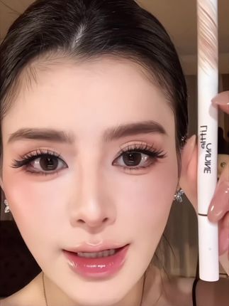 咱就说这个眉笔真的很好画!轻轻松松画出根根分明的眉毛啊!#拯救手残党 #美出高级感 #野生眉 #眉笔 #新手眉笔推荐