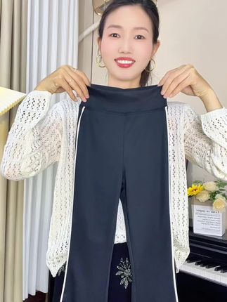 女童秋季修身显瘦弹力黑色喇叭裤 孩子穿舒适又好看,轻松打造潮流范儿~#春秋新款#休闲裤#裤子穿搭#女童喇叭裤#儿童俏皮可爱穿搭