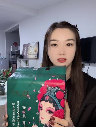 洗脸巾还是得用这种质量好,不掉毛不掉絮的,纸巾又大又厚实!#洗脸巾 #洗护用品 #洗脸巾推荐#生活用纸#小棉哚悬挂式家用洗脸巾